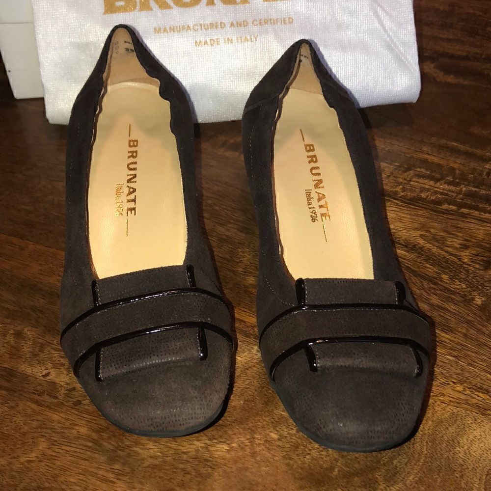 Brunate Gray Suede Iguano Moro Softlack Women’s low heels size 38 (US size 7)